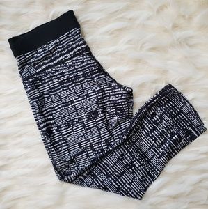 Nike dry fit capri workout pants